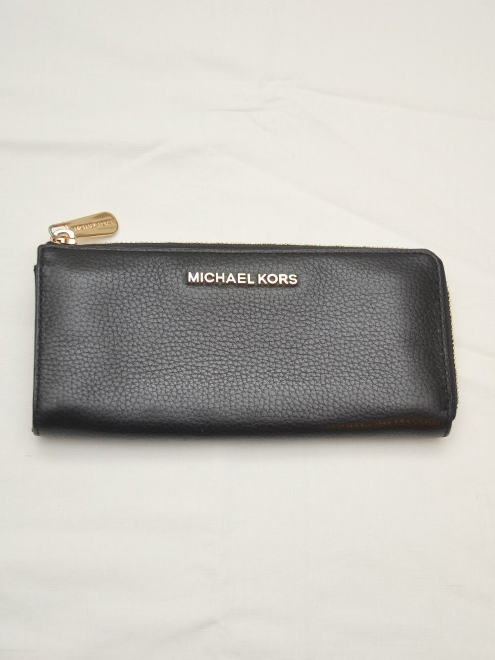 Michael Kors Women's Corner Zip Long Leather Wallet Pre Owned